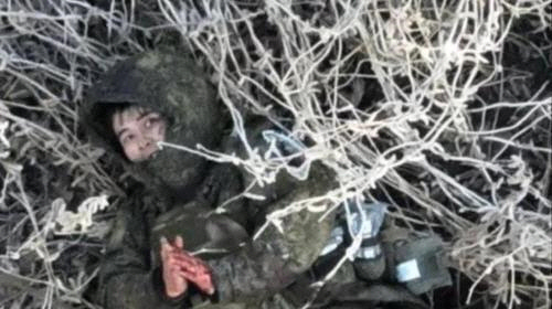 러시아 쿠르스크에서 우크라이나군의 공격을 받는 북한군 추정 병사. 연합뉴스 제공